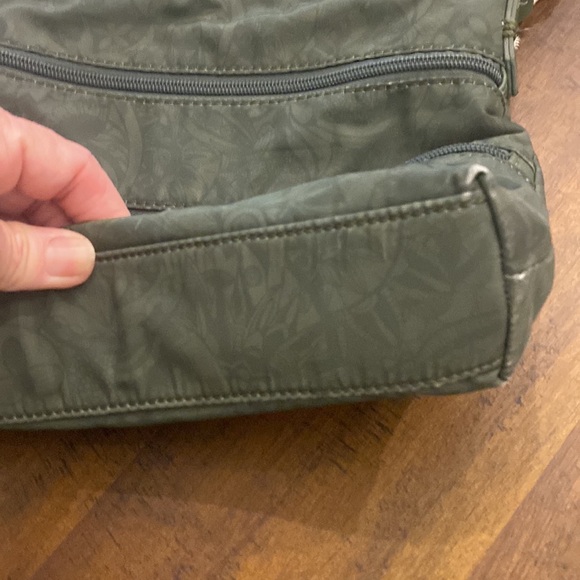 Sakroots crossbody green purse - Picture 2 of 10